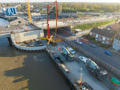 HeavyweightConcretePour1Resize.jpg